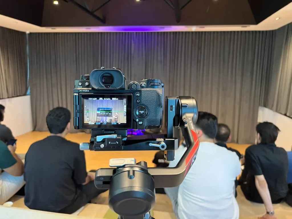 Gimbal camera operator filming the crowd at a gaming and esports event in Istanbul